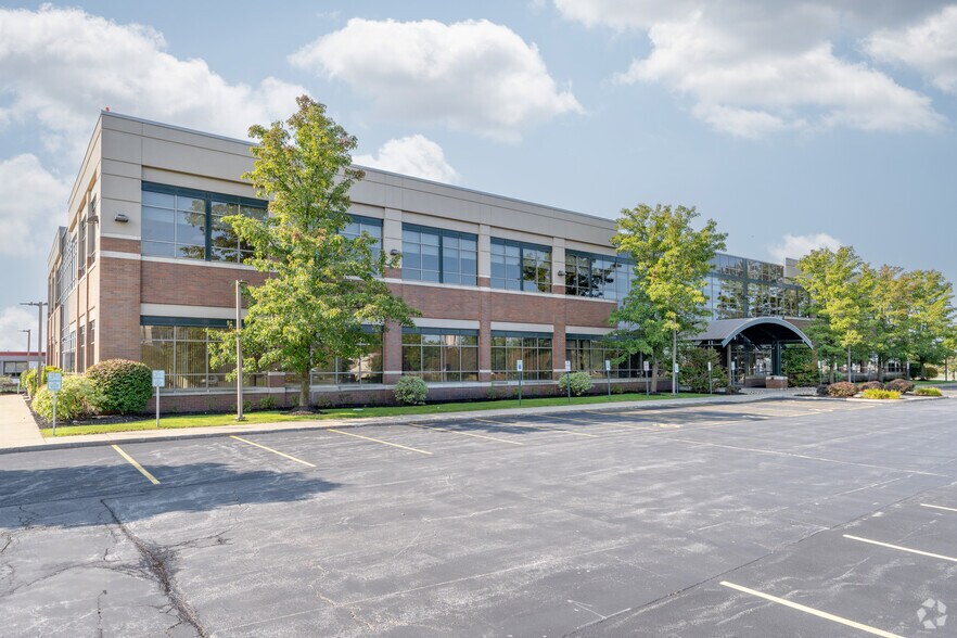More Photos Of 600 Airborne Pky, Cheektowaga Unknown For Lease