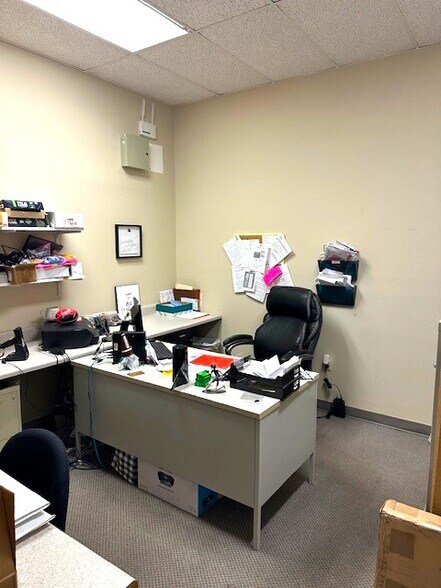 More Photos Of 6920 Cortez Rd W, Bradenton General Retail For Lease