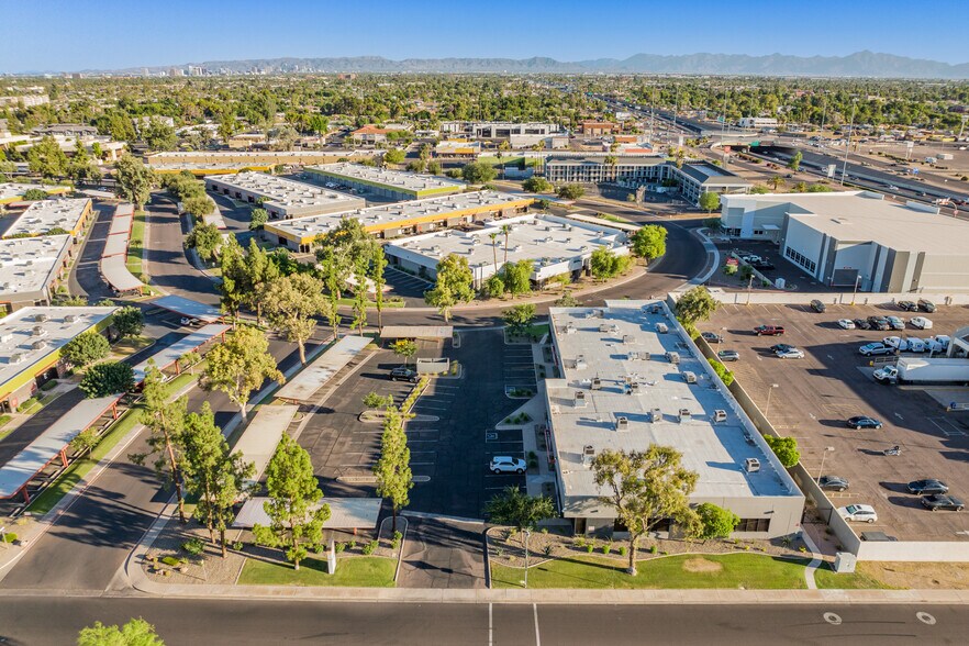 More Photos Of 2410 W Royal Palm Rd, Phoenix Light Manufacturing For Sale