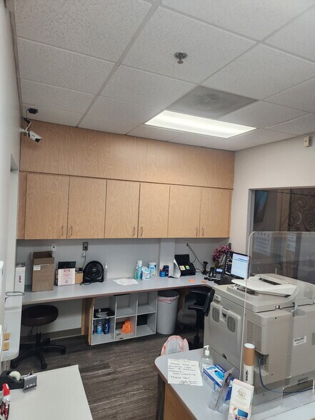 More Photos Of 1649 S Huron St, Ypsilanti Medical For Lease