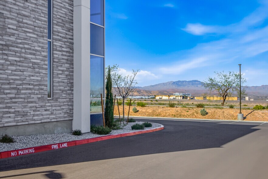 More Photos Of 1311 Seven Hills Dr, Henderson Medical For Sale