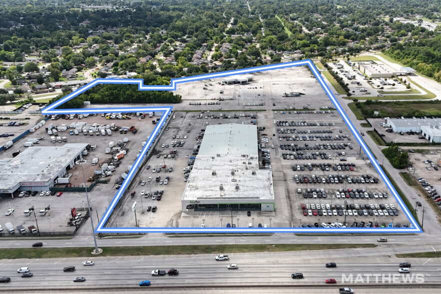 Primary Photo Of 8477 North Fwy, Houston Auto Dealership For Sale