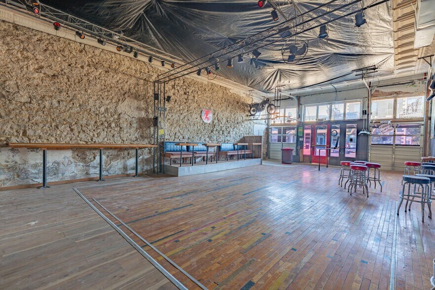 More Photos Of 4153 3rd St, Walnut Springs General Retail For Sale