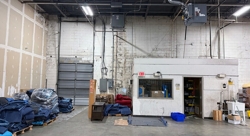 More Photos Of 5100-5190 Commerce Rd, Richmond Warehouse For Lease