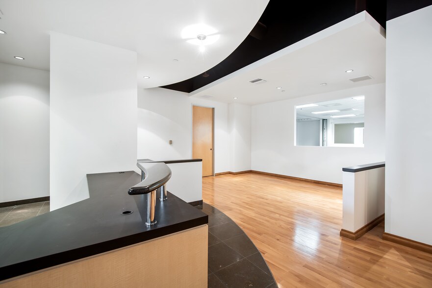 More Photos Of 5153 Camino Ruiz, Camarillo Office For Lease