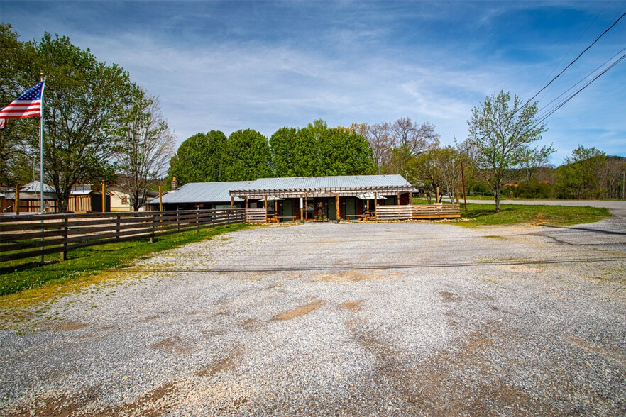 More Photos Of 3804 Wears Valley Rd, Sevierville Hotel For Sale