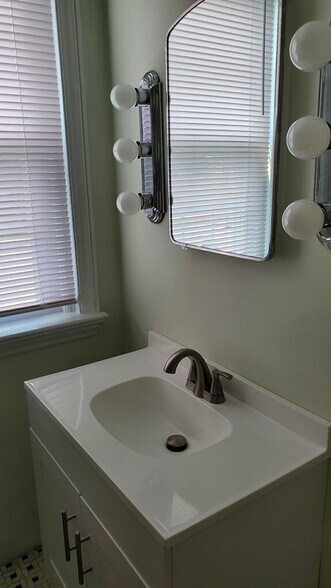 More Photos Of 5 Winston Ave, Wilmington Apartments For Sale