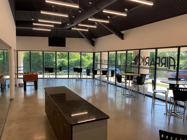 More Photos Of 1400-1408 Donelson Pike, Nashville Light Manufacturing For Lease