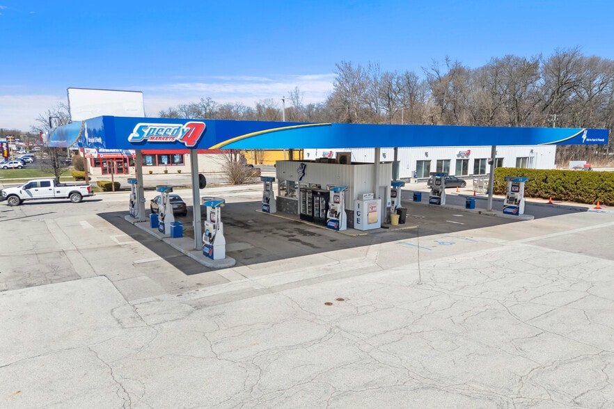 More Photos Of 3786 Pine Grove Ave, Fort Gratiot Convenience Store For Sale