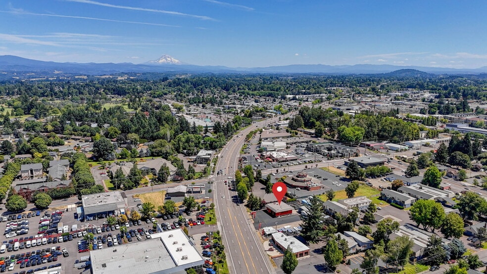 More Photos Of 786 NE Burnside Rd, Gresham Auto Dealership For Sale