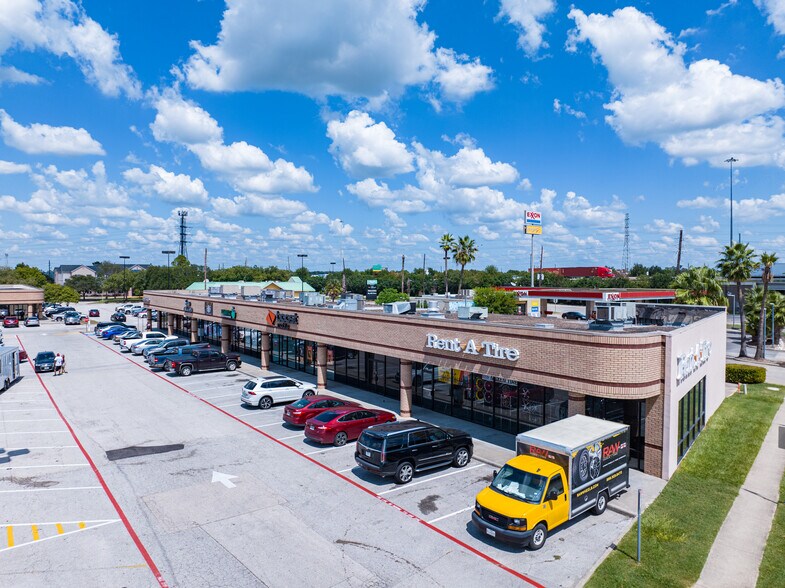 More Photos Of 4-196 FM 1960 Rd W, Houston Unknown For Lease