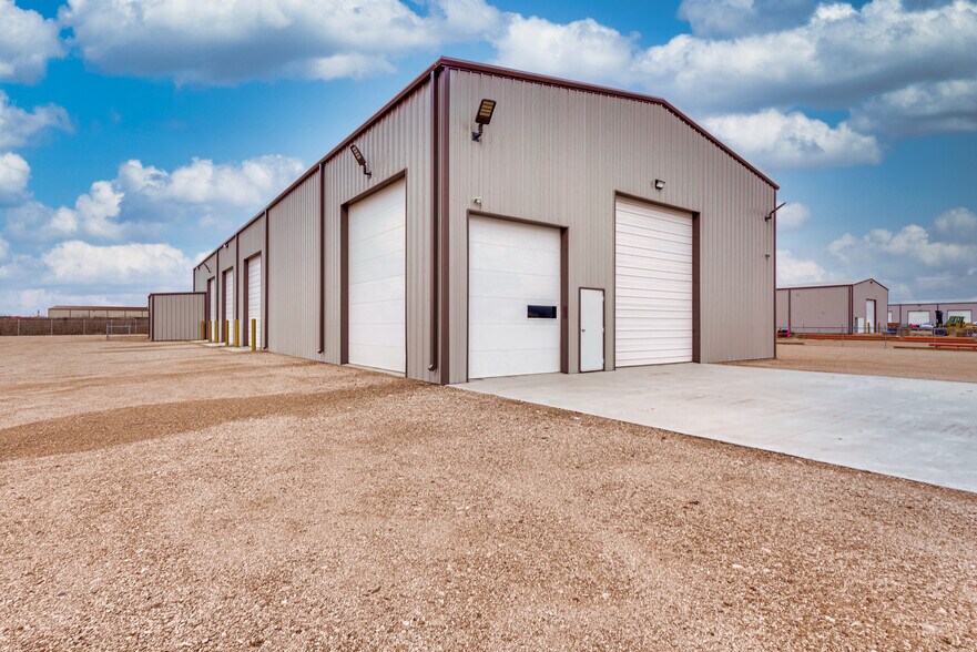 More Photos Of 3017 W County Road 115, Midland Warehouse For Lease
