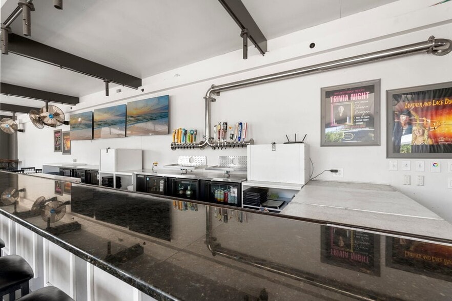 More Photos Of 4725 Vincennes Blvd, Cape Coral Restaurant For Sale