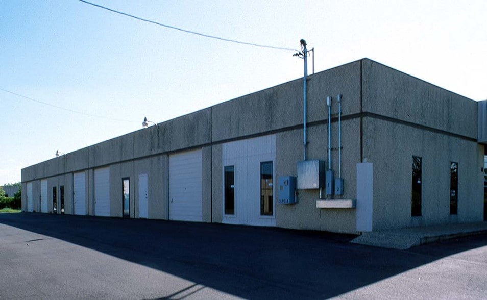 More Photos Of 2301 Denton Dr, Austin Warehouse For Lease