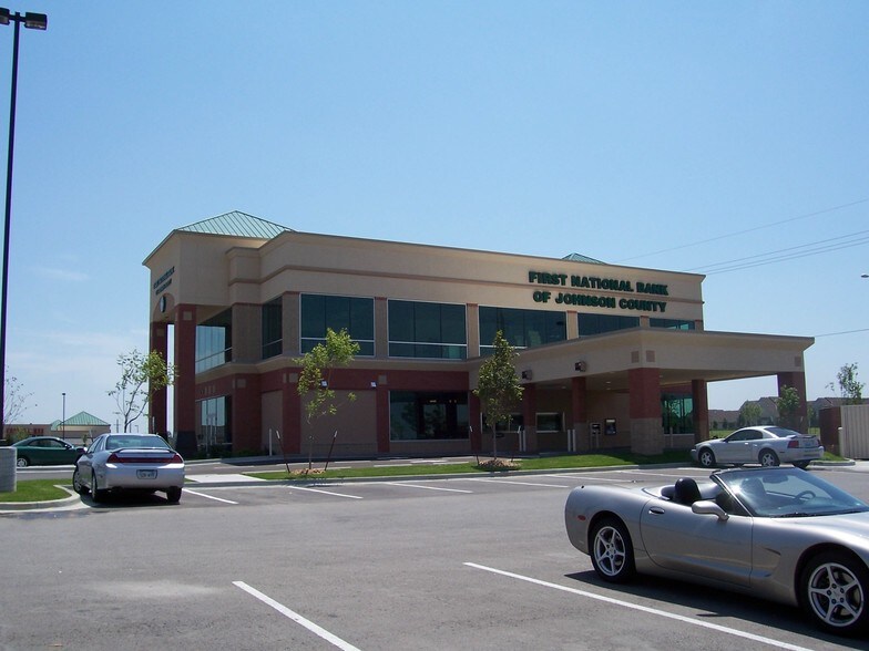 More Photos Of 14319-14391 Metcalf Ave, Overland Park Freestanding For Lease