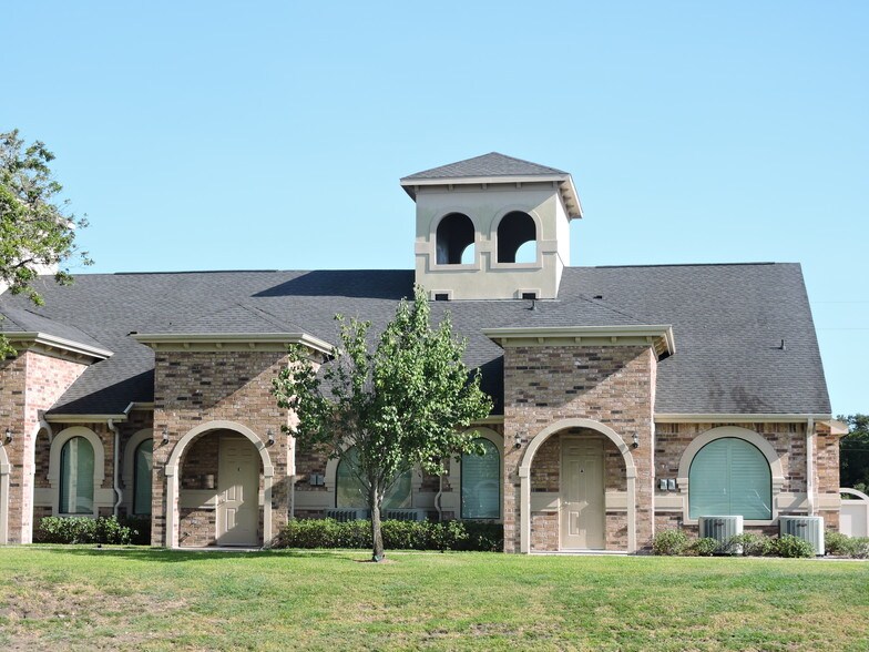 More Photos Of 134 Eldridge Rd, Sugar Land Office Residential For Lease