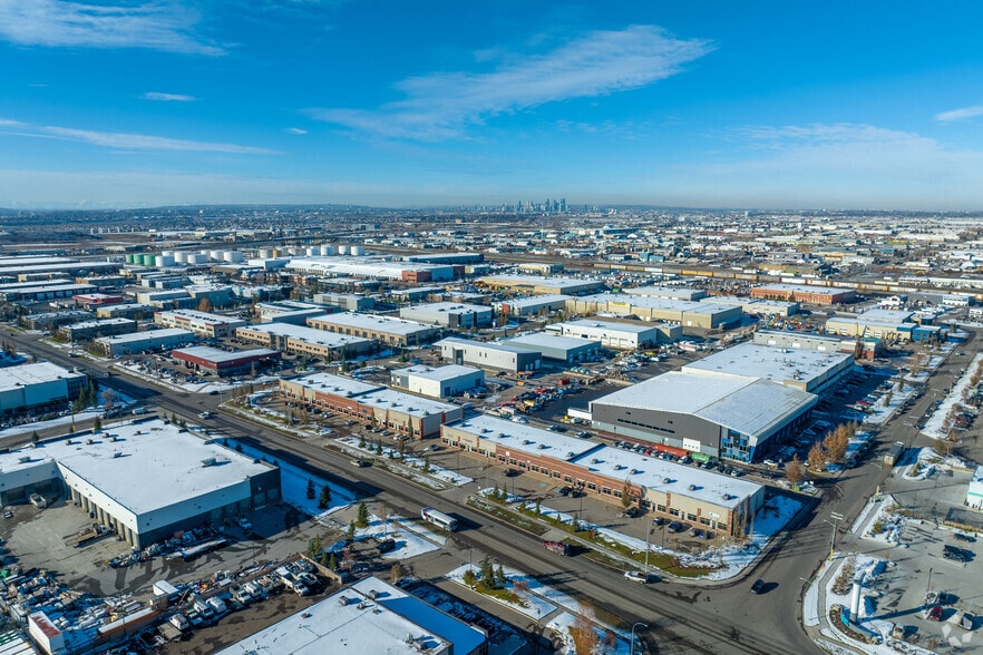 More Photos Of 4950 106th Ave SE, Calgary Warehouse For Lease