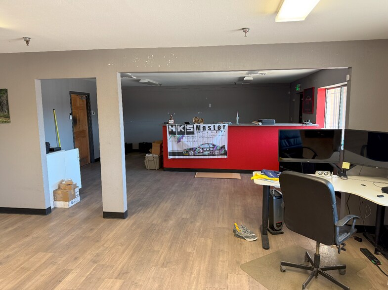 More Photos Of 2610 S Raritan Cir, Englewood Industrial For Sale