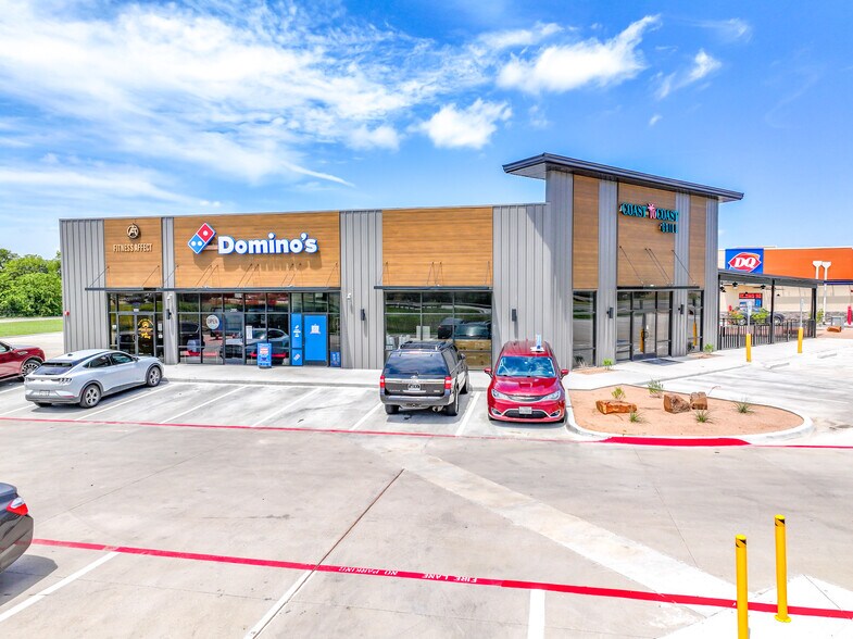 More Photos Of 9101 N Highway 171, Godley Freestanding For Lease