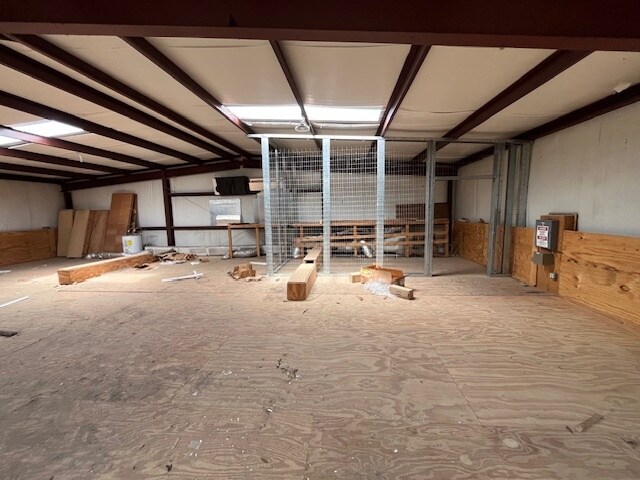 More Photos Of 107 Industrial Ct, Freeport Industrial For Sale