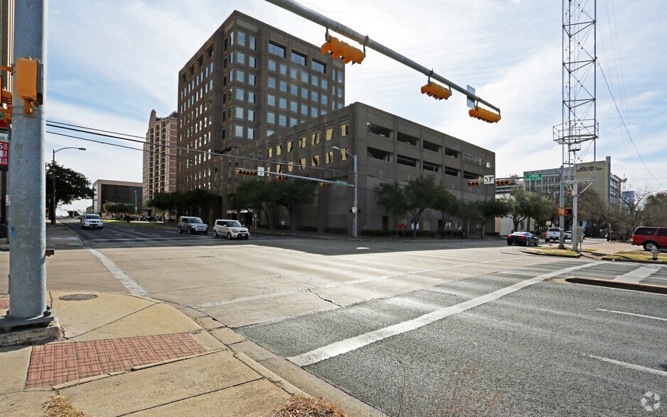 More Photos Of 401 W 15th St, Austin Office For Lease