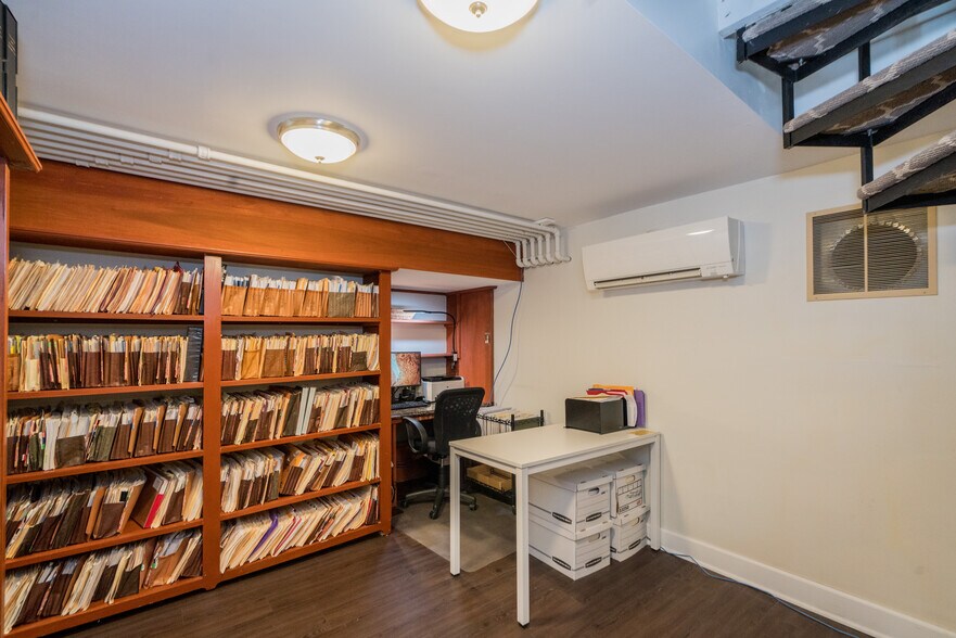 More Photos Of 48 Union Ave, Saratoga Springs Specialty For Sale