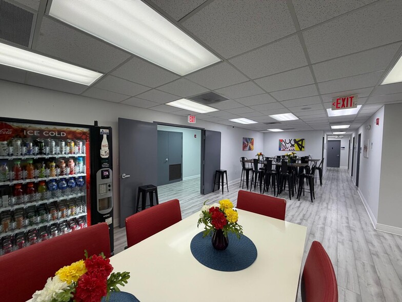 More Photos Of 351 S Cypress Rd, Pompano Beach Office For Sale