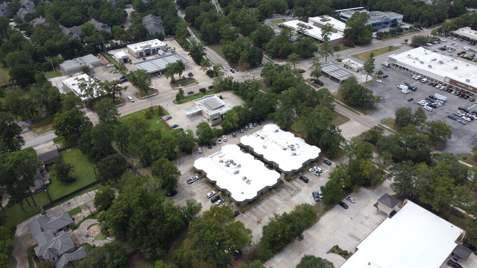 More Photos Of 1110 Kingwood Dr, Kingwood Office For Sale