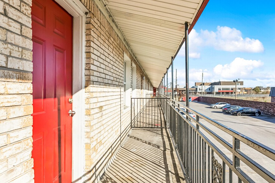 More Photos Of 3300 Garden Oaks Dr, New Orleans Apartments For Sale