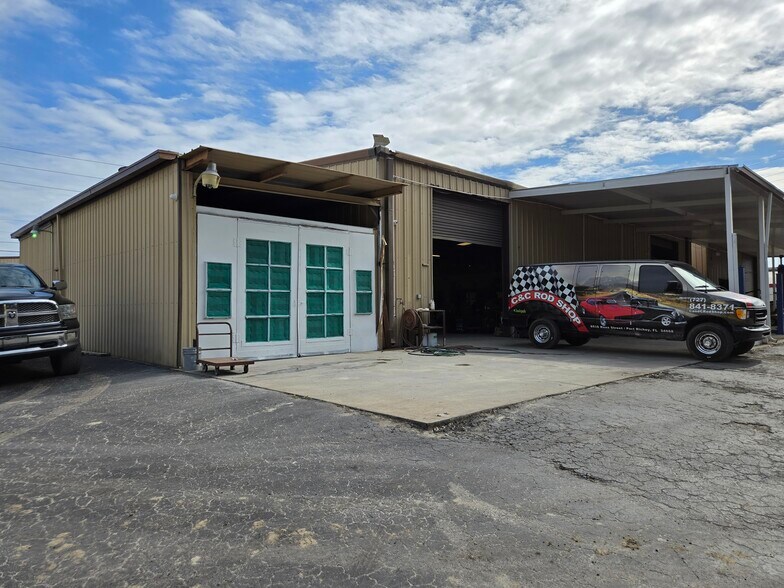 More Photos Of 8535 Rees St, Port Richey Service Station For Sale