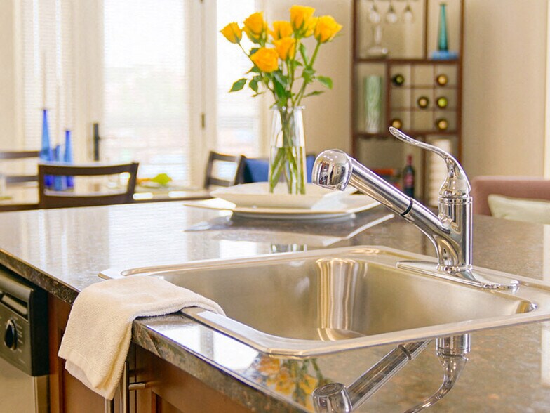 More Photos Of 670 Downey Green, Hampton Apartments For Sale