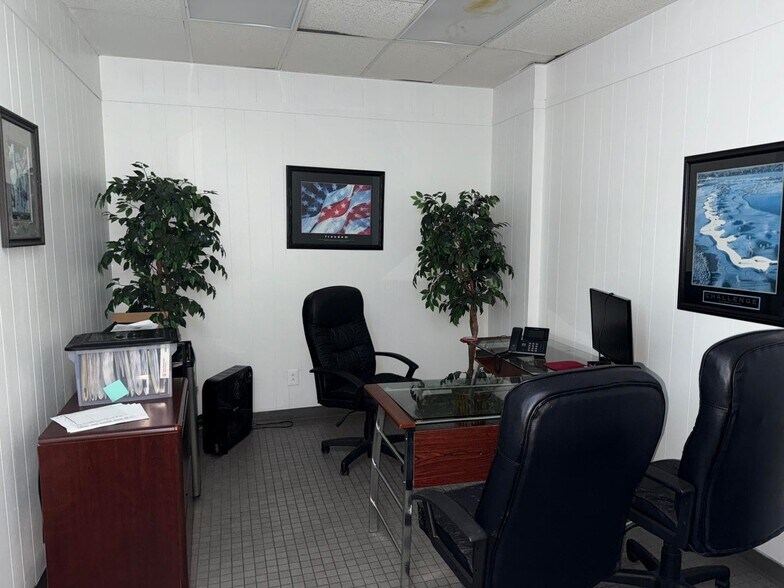 More Photos Of 826 17th Ave S, Columbus Manufacturing For Sale