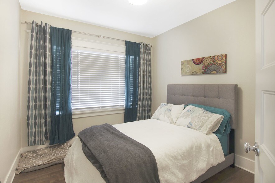 More Photos Of 1142-1148 E 1st St, Long Beach Apartments For Sale