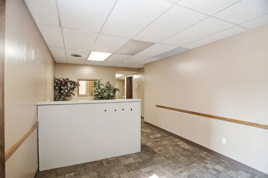More Photos Of 210-212 Bush St, Red Wing Storefront Retail Office For Sale