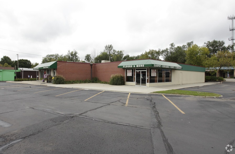 More Photos Of 3702-3708 Beaver Ave, Des Moines Freestanding For Sale