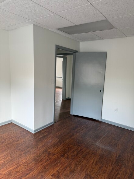 More Photos Of 2719 Huff Dr, Lawrenceville Office For Lease
