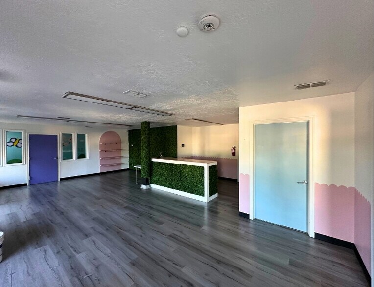 More Photos Of 3206 Longmire Dr, College Station Loft Creative Space For Lease