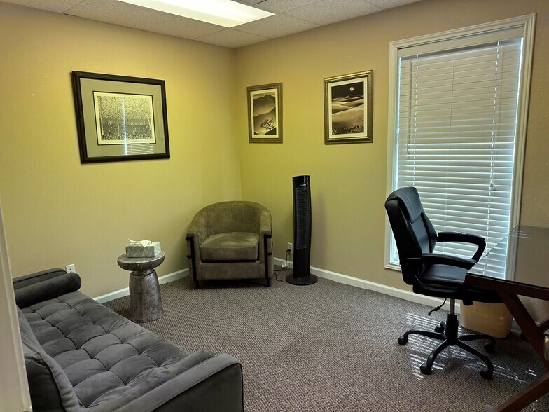 More Photos Of 12343 Hymeadow Dr, Austin Office For Sale
