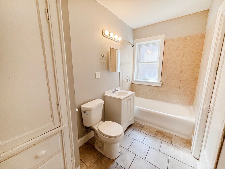 More Photos Of , Chicago Multifamily For Sale