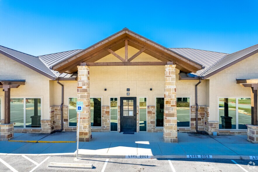 More Photos Of 790 Generations Dr, New Braunfels Unknown For Lease