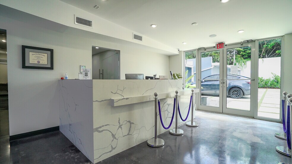 More Photos Of 530 NW 54th St, Miami Office For Sale