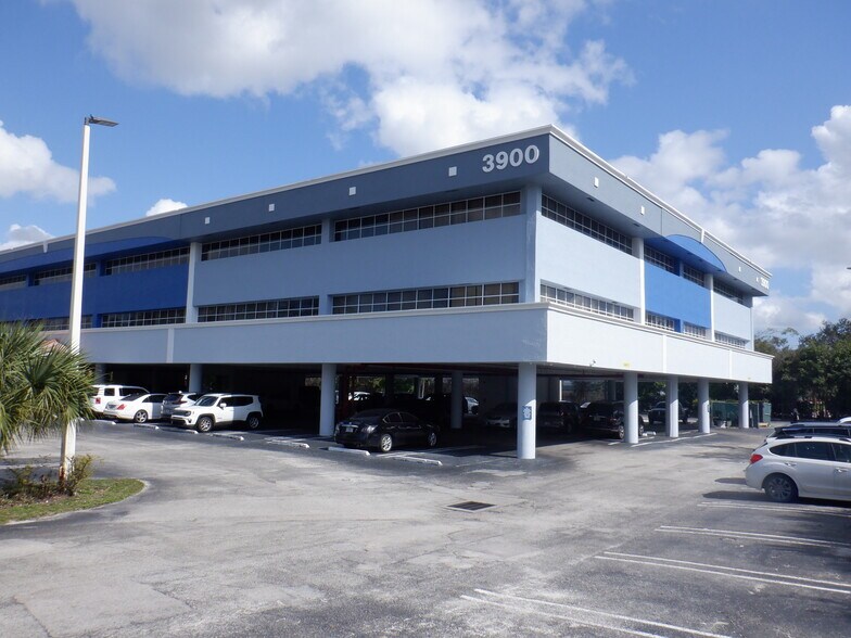 More Photos Of 3900 Woodlake Blvd, Greenacres Office Residential For Lease