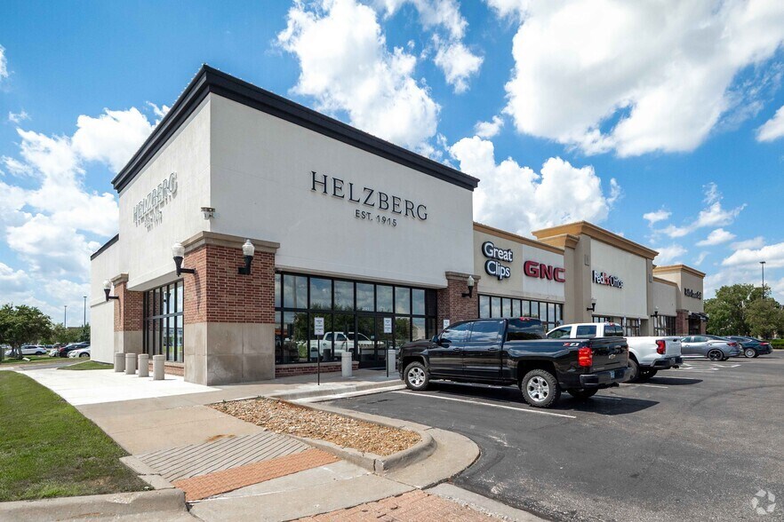 Primary Photo Of 2441 N Maize Rd, Wichita Storefront For Lease