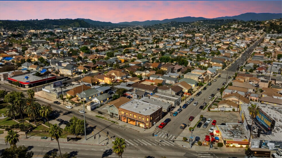 More Photos Of 3229-3235 N Main St, Los Angeles Storefront Retail Residential For Lease