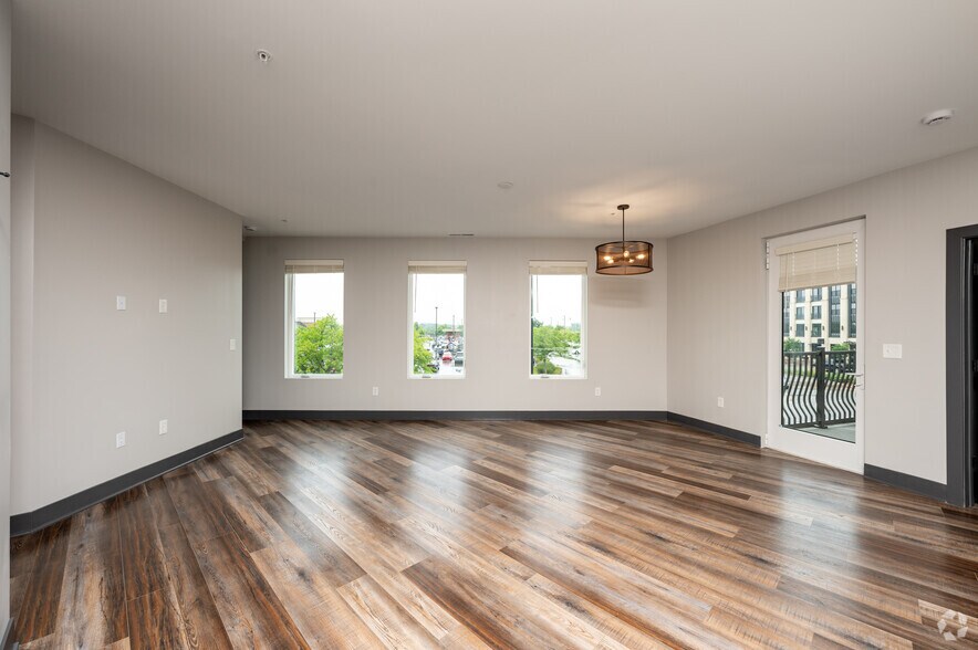 More Photos Of 1155 S Rangeline Rd, Carmel Apartments For Lease
