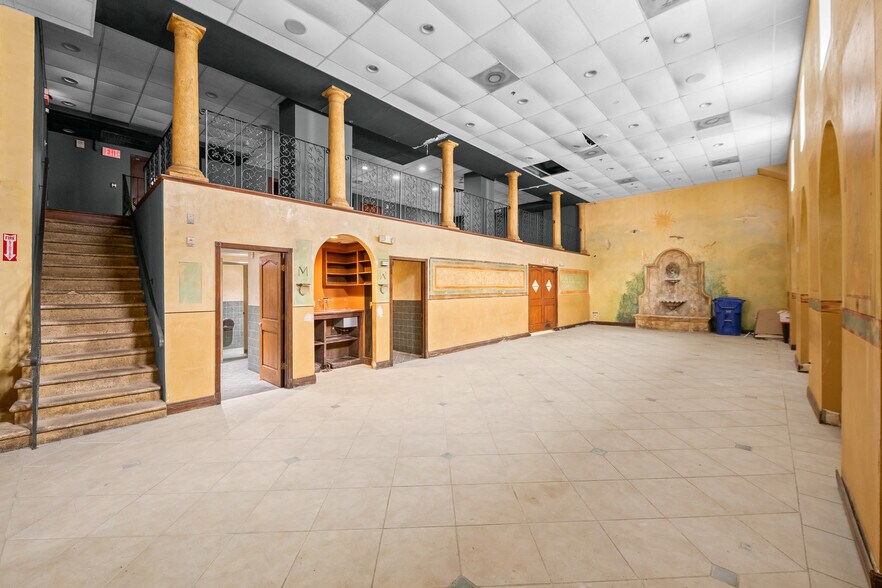 More Photos Of 66-68 W Flagler St, Miami Loft Creative Space For Sale
