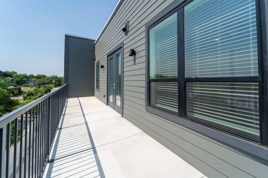 More Photos Of 2832 E Martin Luther King Jr Blvd, Austin Apartments For Lease