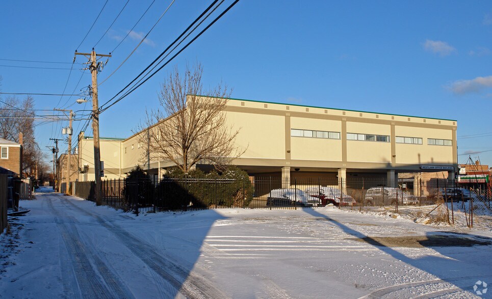 More Photos Of 4425 W 63rd St, Chicago Medical For Lease
