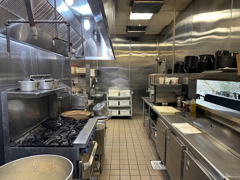 More Photos Of 9225 Las Tunas Dr, Temple City Storefront For Sale