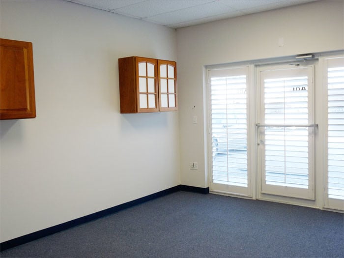 More Photos Of 1550-1582 Global Ct, Sarasota Light Manufacturing For Sale